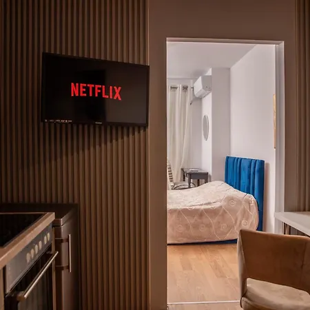 Suprem Modern Near Center, Self Check-in & Fast Wi-fi *