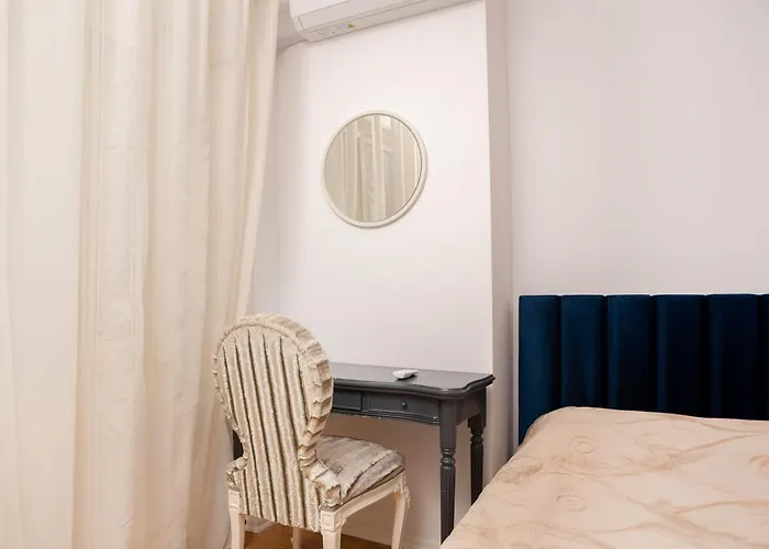 Apartment Suprem Modern Near Center, Self Check-in & Fast Wi-fi Tirana